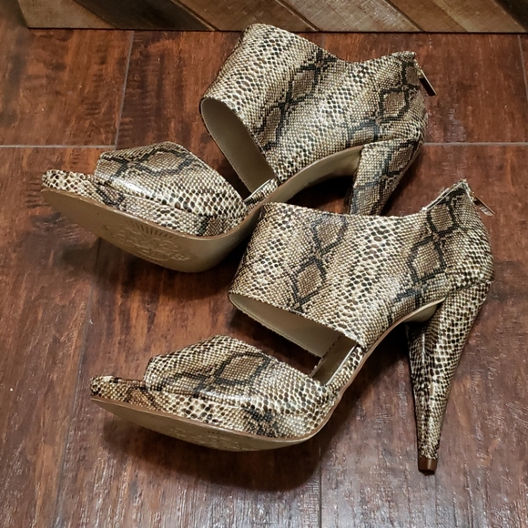 Limelight Zipper Ankle Snake Print High Heels - Picture 2 of 8
